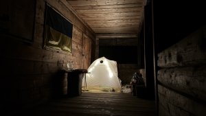 Ночували на веранді, сама хата закрита, поруч хороше джерело