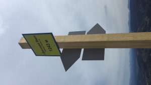 Вершина гори. Туристичний вказівник.