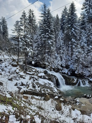 Очень красивый водопад