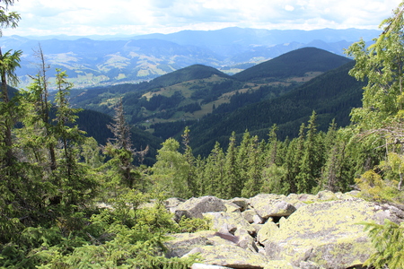 Вид в сторону Ільців, на передньому плані мала та велика Погар.