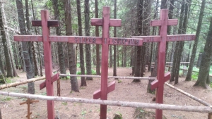 Могили россійських солдатів біля  цвинтаря