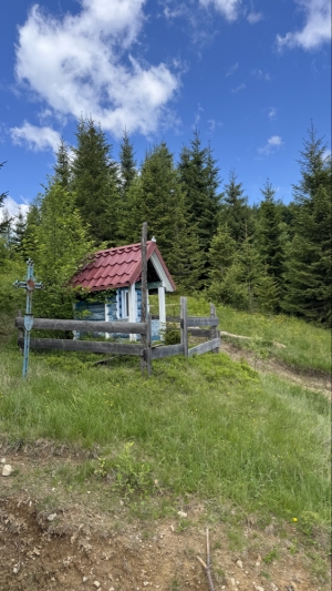 І капличка